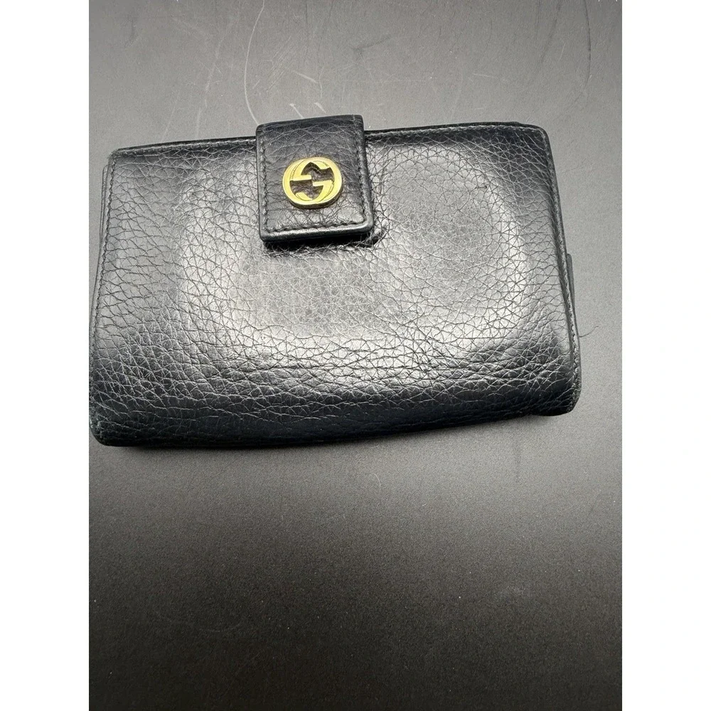 Gucci Vintage Women's Black Leather Bifold Wallet Gold GG Made in Italy